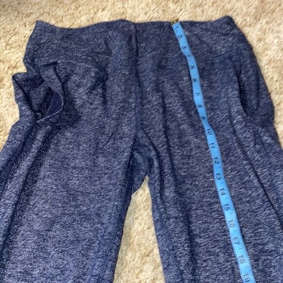 Mondetta Ladies Active Cropped Dark Grey Pants  (Large) - Picture 9 of 9